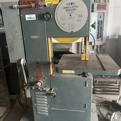 Wilton 8020, Three Phase Vertical Bandsaw. 18" Throat, 480V