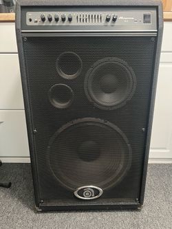 Ampeg B3158 Bass Amp