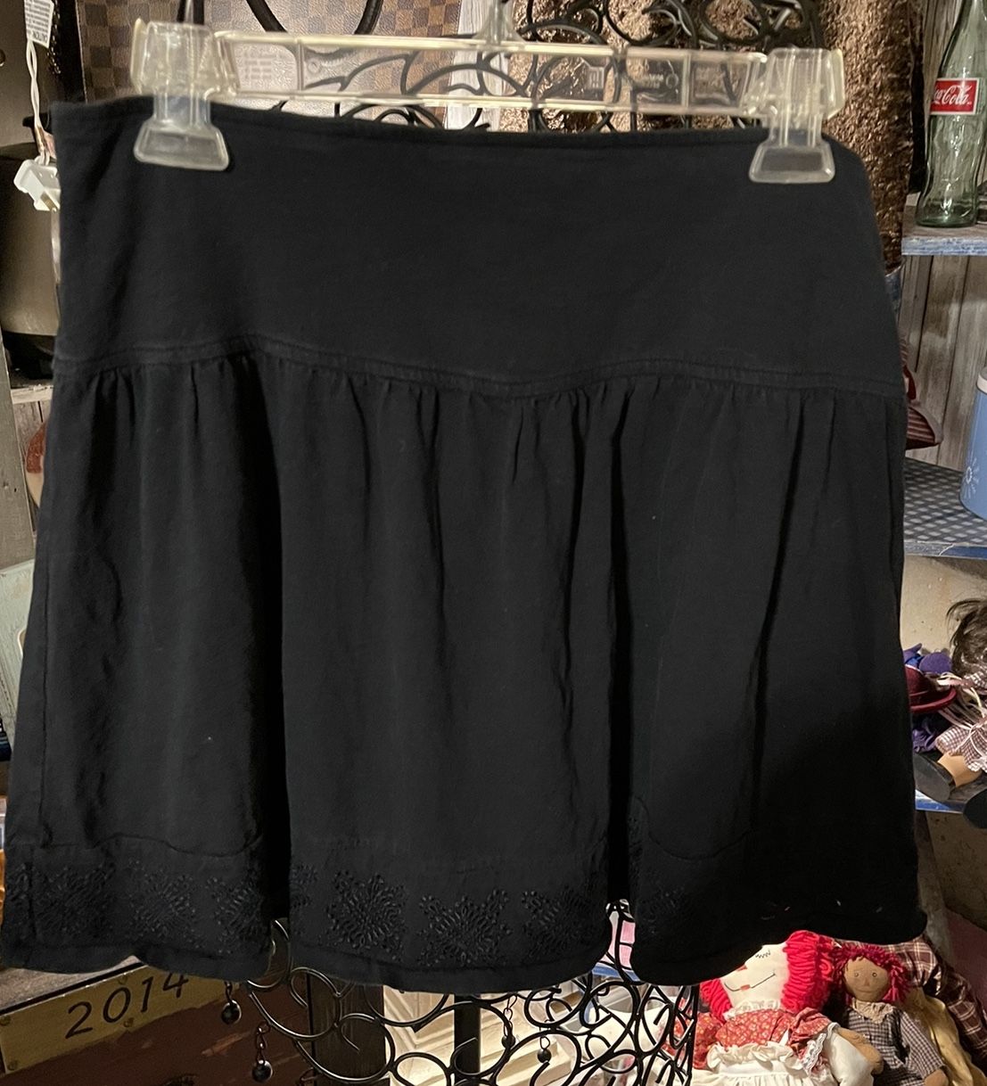Banana Republic black ruffle mini skirt size Medium Excellent Cond And Smoke Free