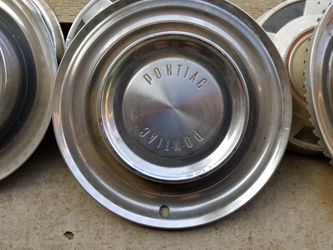 1958 pontiac hub caps