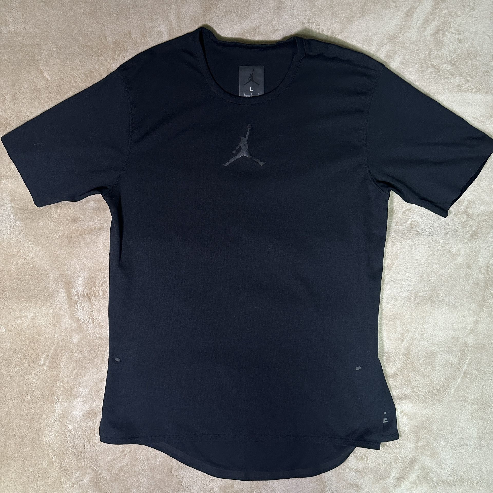 Air Jordan Short Sleeve Shirt Men's Size L little defect on sleeve as is