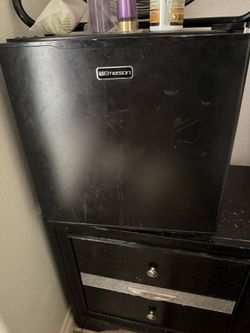 Emerson Mini Fridge 