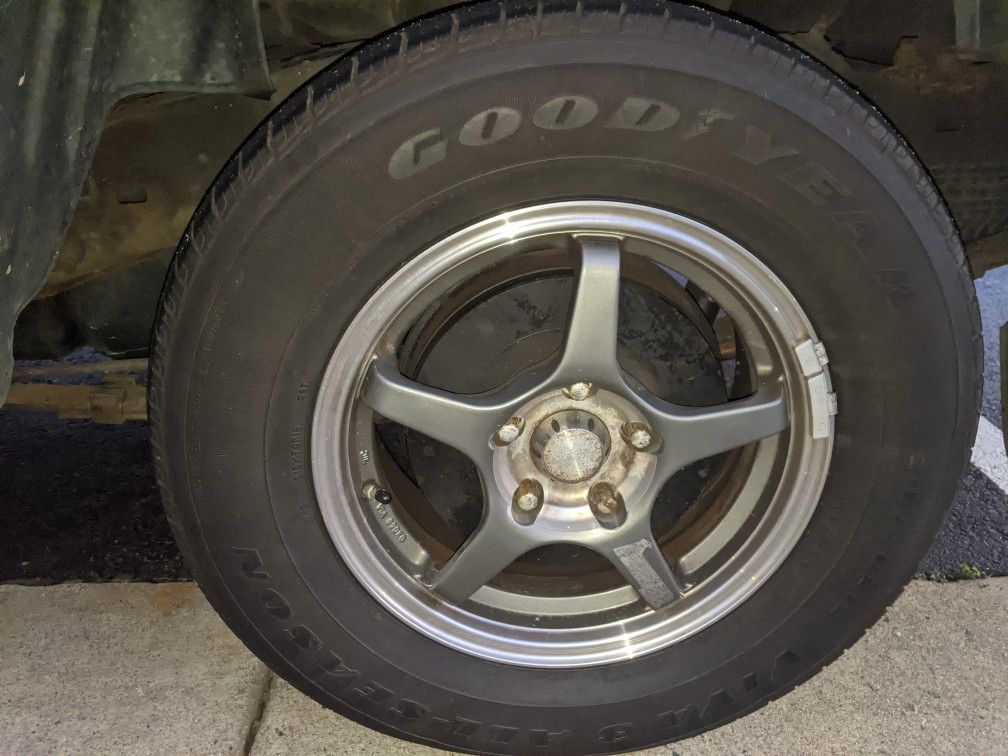 4 GOODYEAR VIVA 3 TIRES 215 / 70 R15