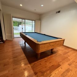 Pool Table 8ft Oversized  ( Free Delivery & Set Up & Color Felt Of Your Choice )