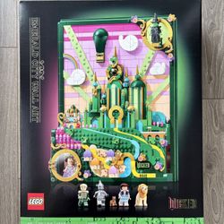 New LEGO Wicked: Emerald City Wall Art 75685