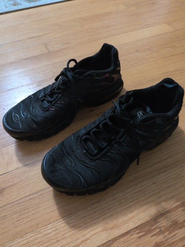 Nike Air Max Plus Triple Black Mens Running Shoes 604133-050 Size 9