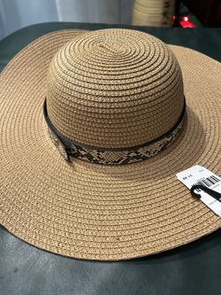 Wide brim hat