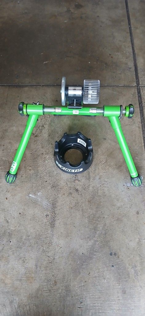 Kinetic Fluid Bike Trainer 