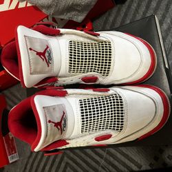 Jordan 4s