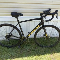 2023 Trek Domane AL 2 Disc