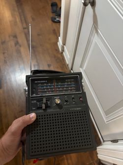 Vintage Realistic Patrolman-4 Multi-Band Portable Radio – Model 12-748