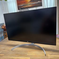 LG 27” 4K UltraFine IPS Monitor 27BL85U-W – Rotates Vertical or Horizontal