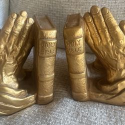 Vintage 1965 Praying Hands Holy Bible Book Ends