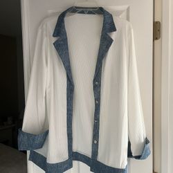 Women’s Size 12 White With Blue Trim Cardigan