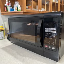 1.6 cu. ft. Countertop Microwave