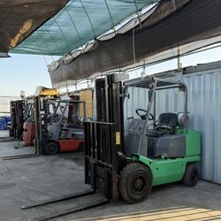 Forklift 