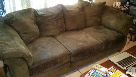 NICE COUCH AND SOFA SET