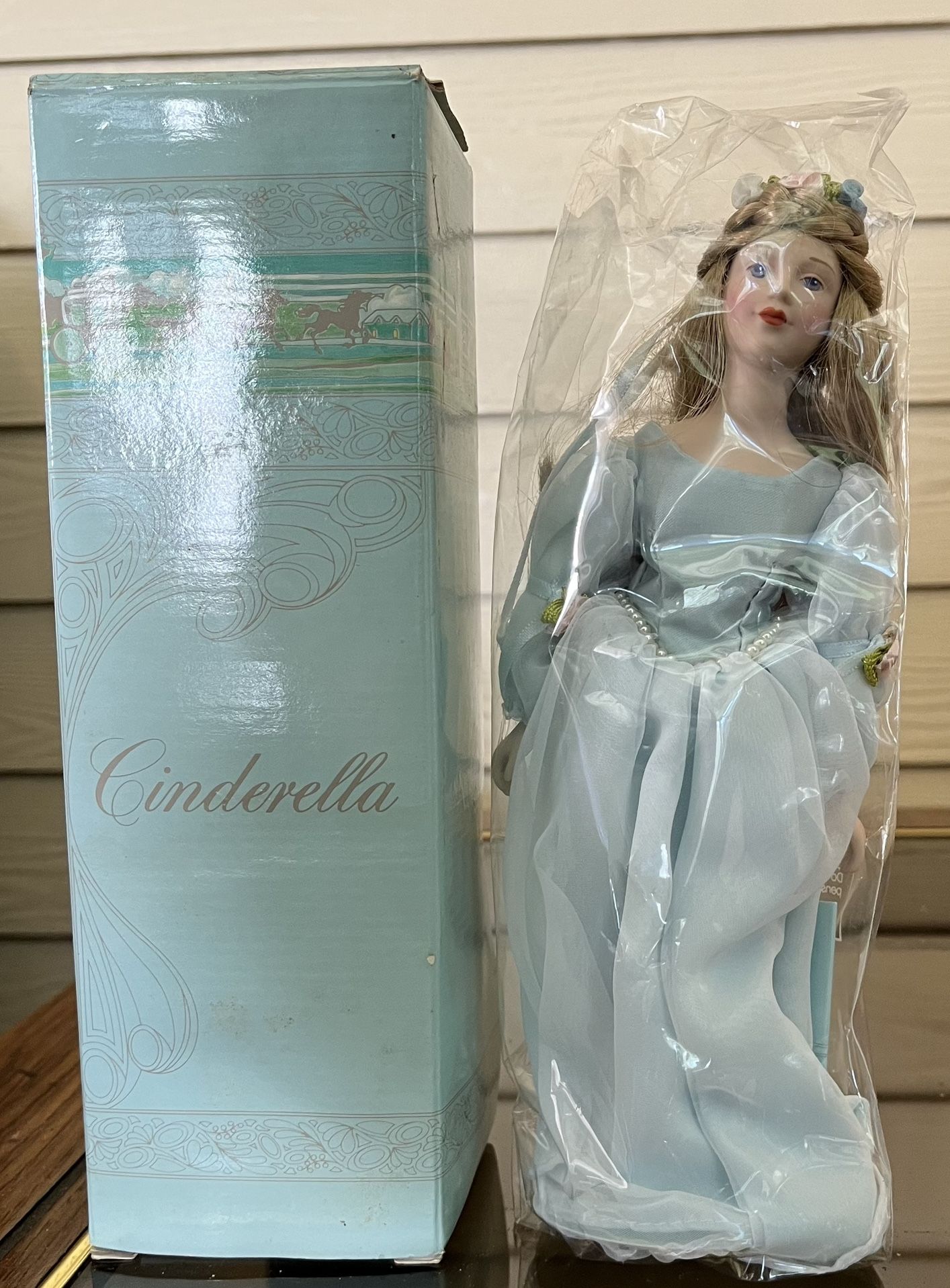 Vintage Avon Fairytale Doll Collection “Cinderella “ Porcelain Doll New In Box