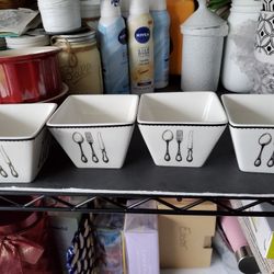 Farmhouse Style X4 Small Bowls