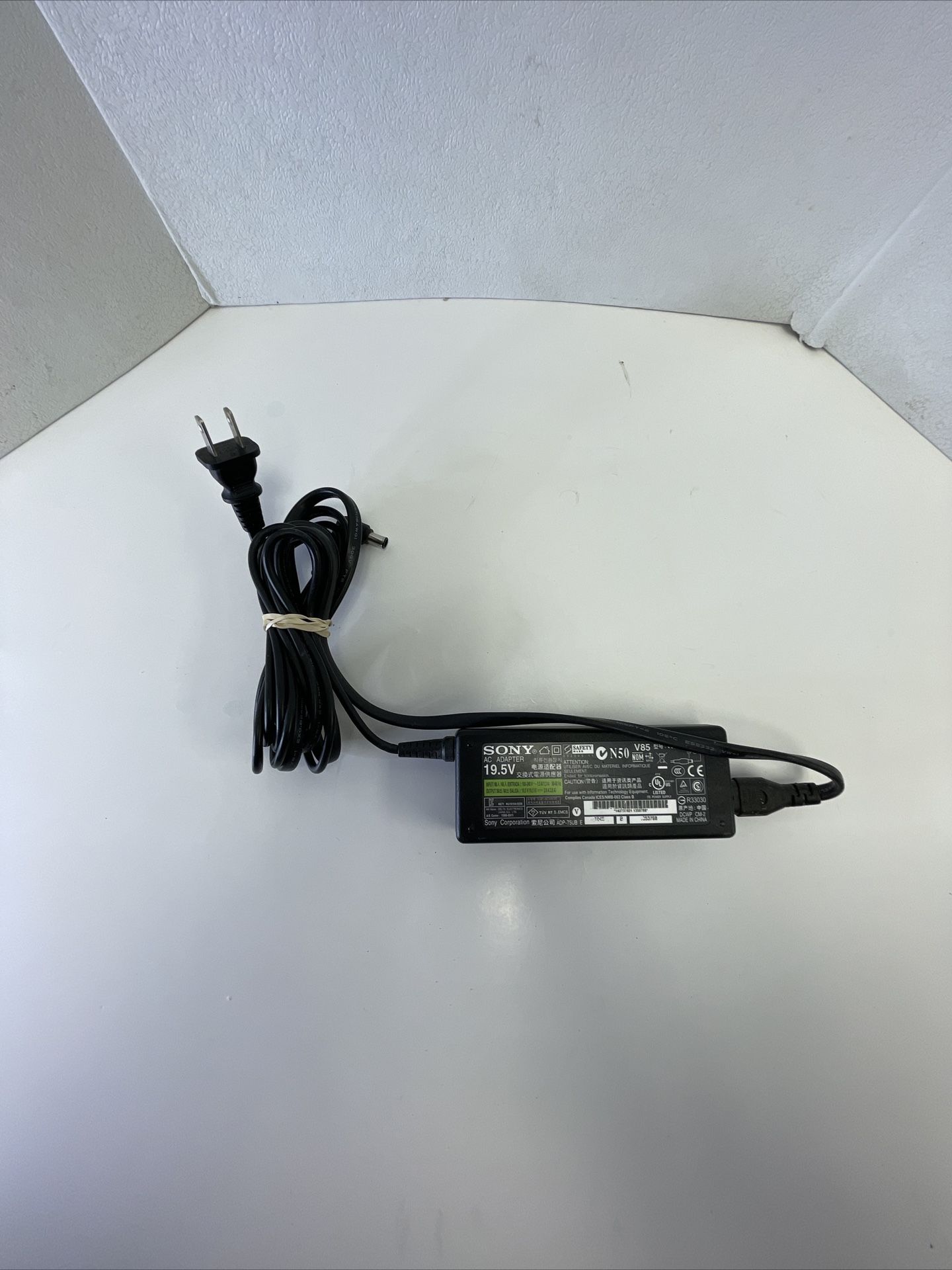 Sony OEM Power Supply AC Adapter 19.5V VGP-AC19V19 - Tested