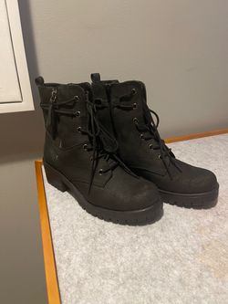 Woman’s Black Dune Combat Boots Size 6