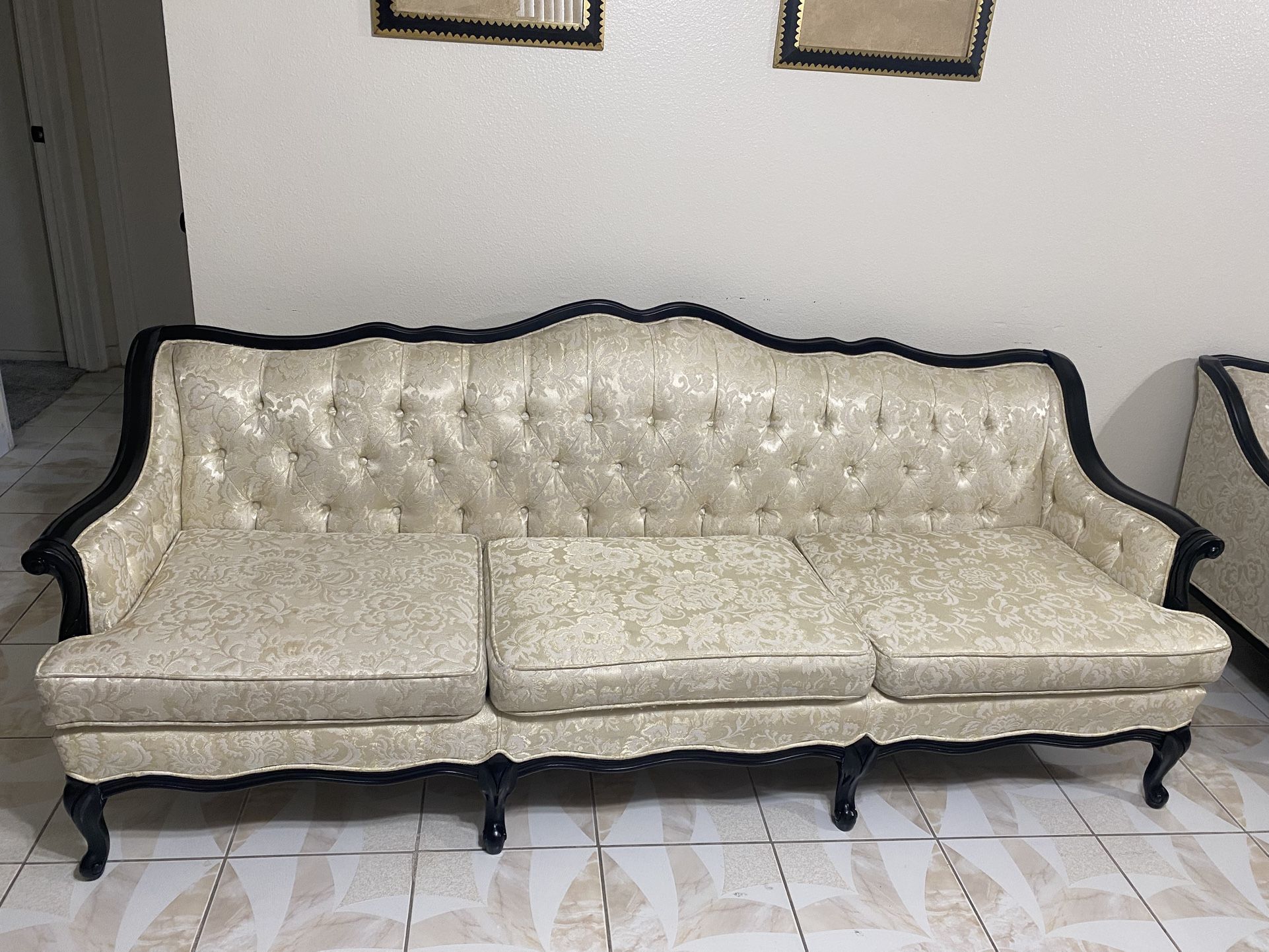 Vintage Sofa Set