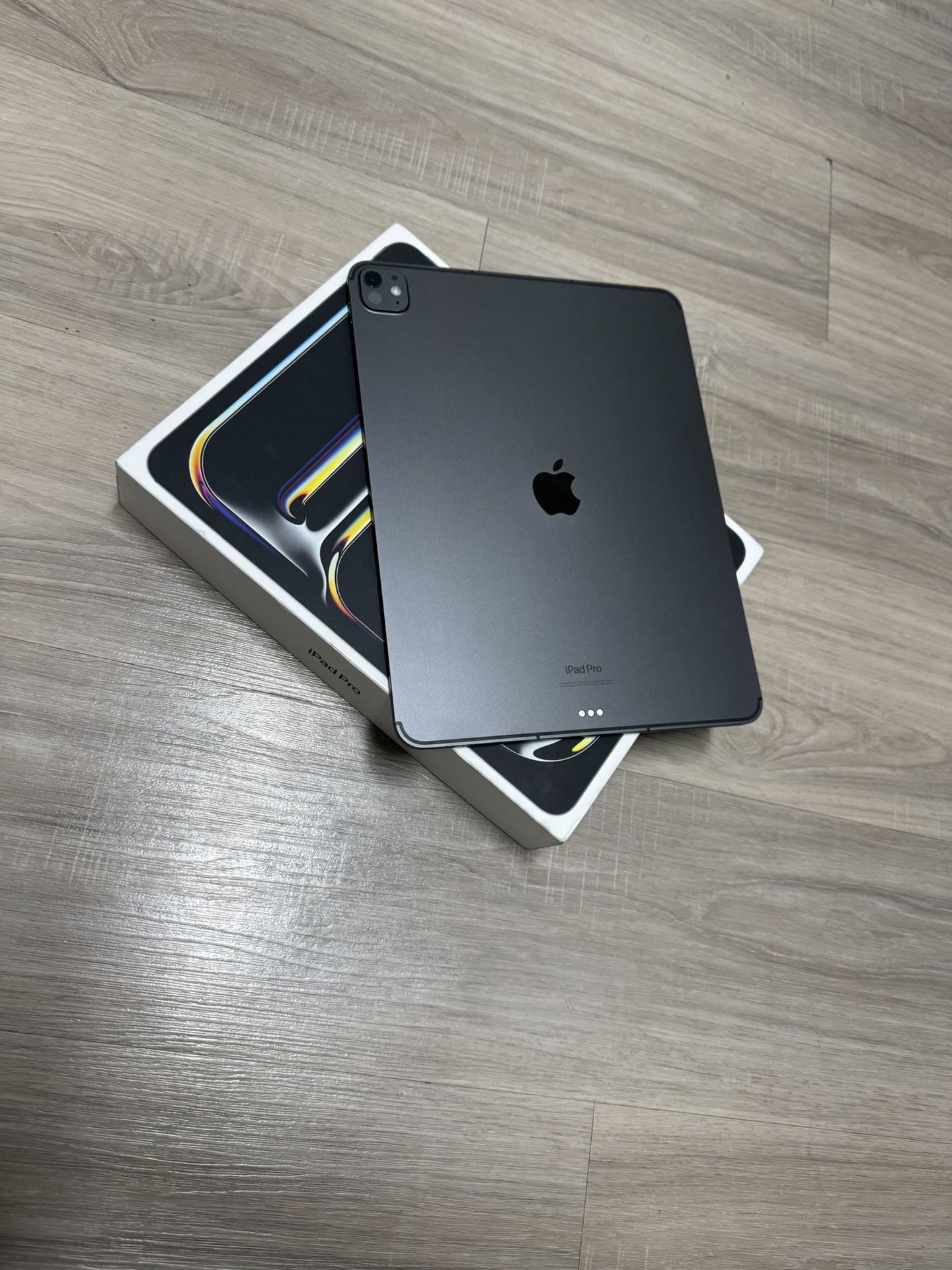 Unlocked iPad Pro (13-inch) with Apple M4 Chip