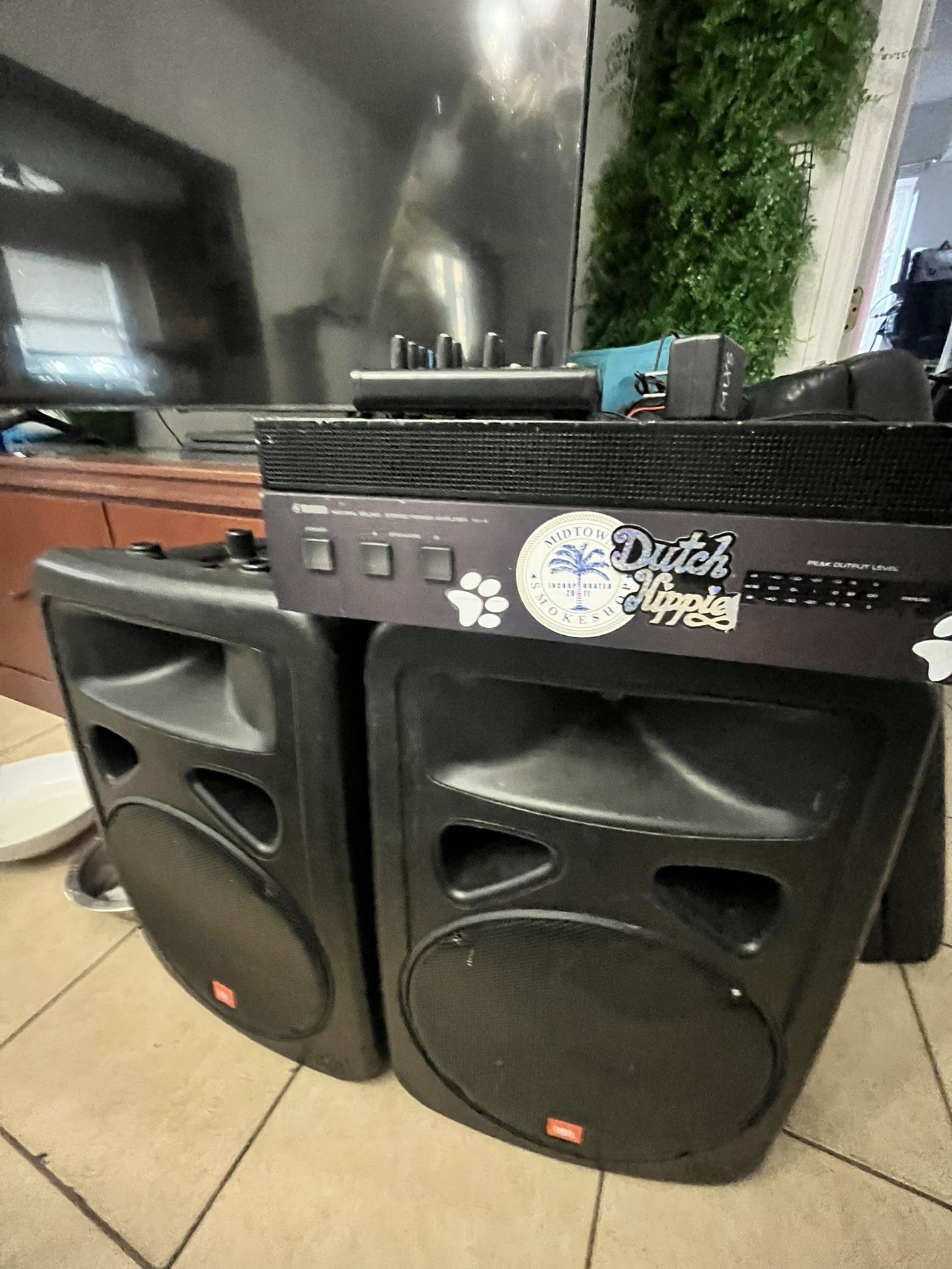 Sound 2 Speaker 15 “and Power Amplificador JBL Yamaha
