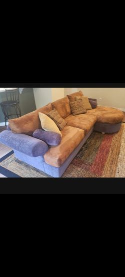 Free delivery sleeper sectional Couch