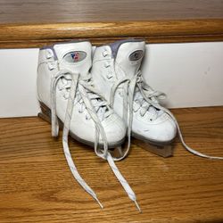 Riedell Size 11 Kids White Figure Ice Skates