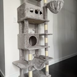 Brand New Huge Cat Tree/ Condo PRICE FIRM 