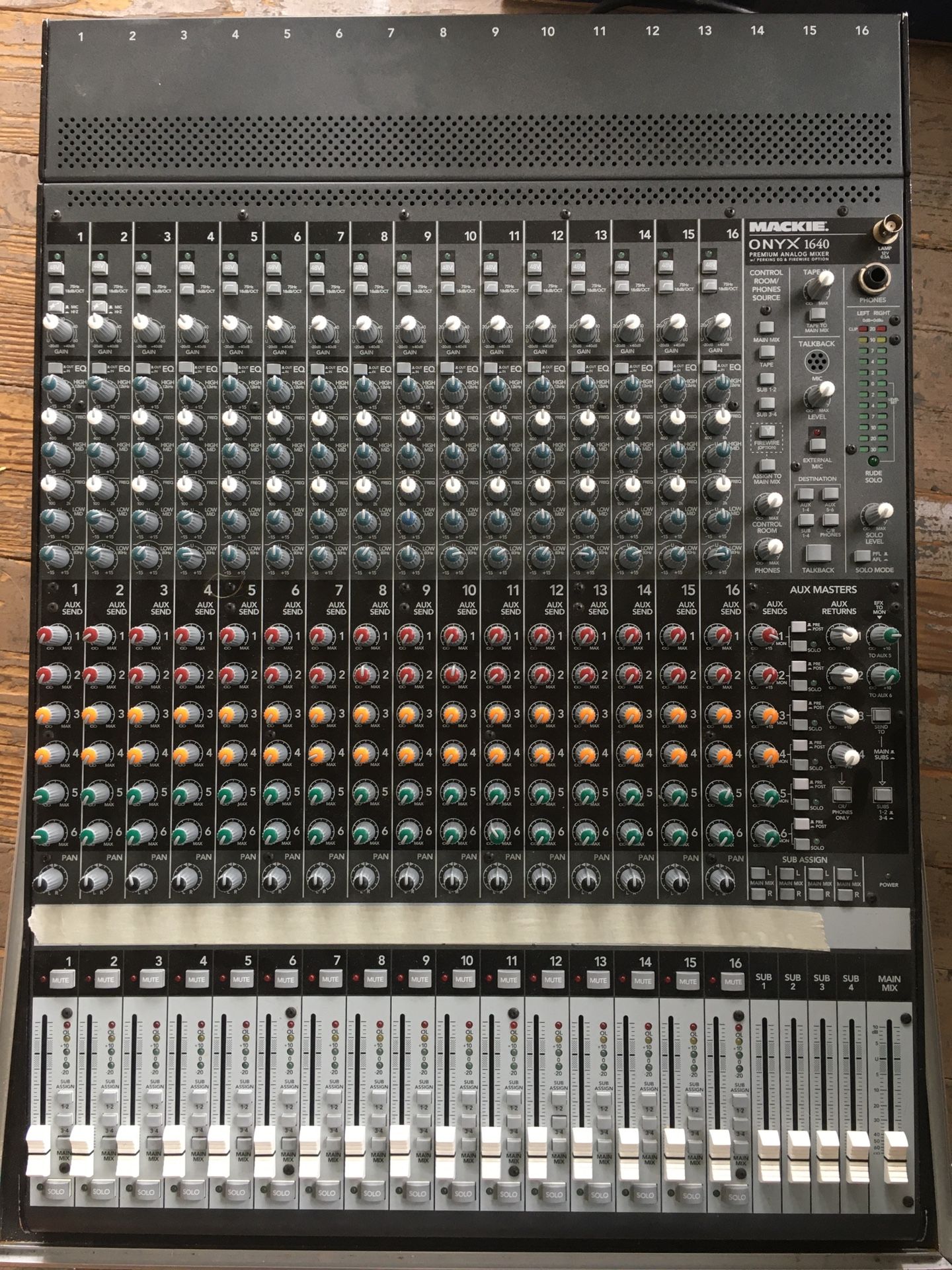 Mackie Onyx 1640 & Road Case