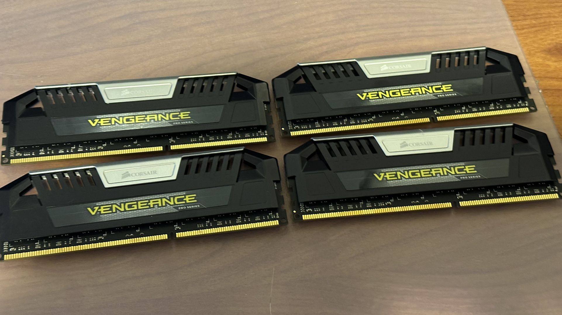 4x8gb Corsair DDR3 2133Mhz Ram