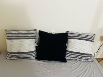 Cushions Square (24’’ x 24’’)