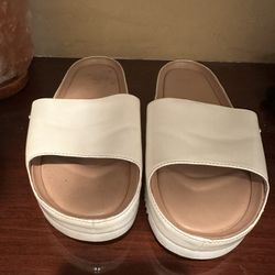 Ugg Women Sandals Preowned 