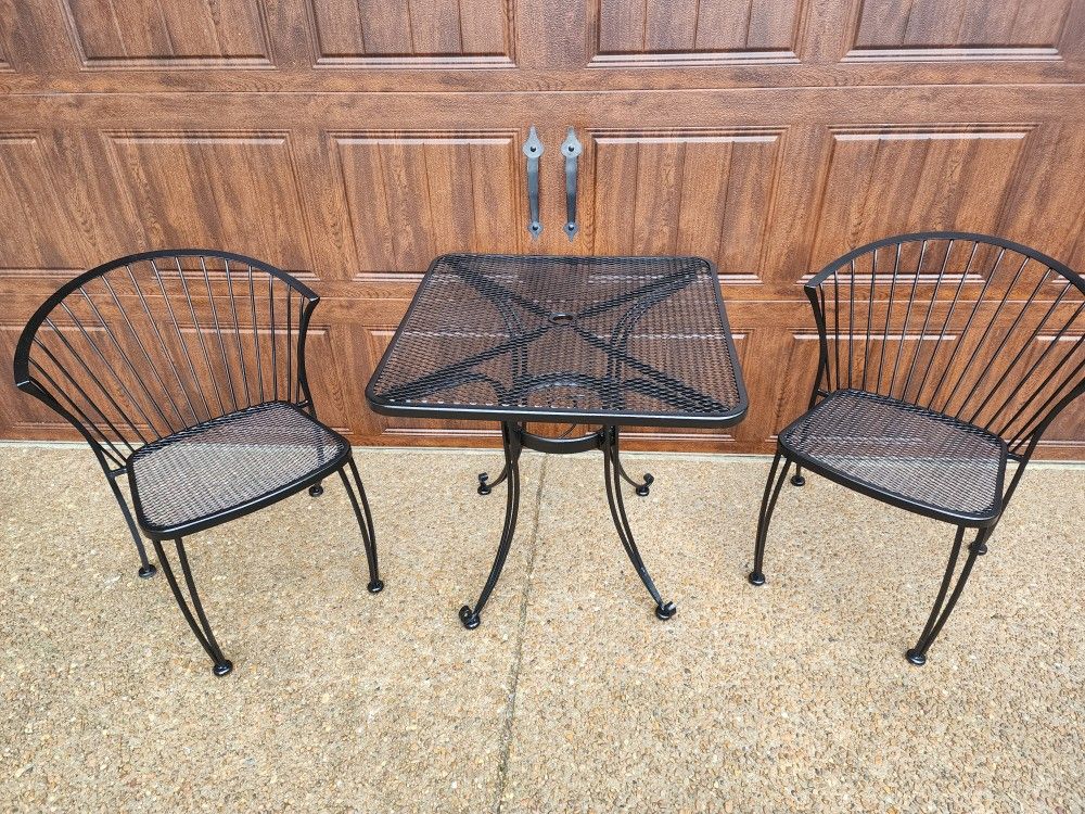 *** 3 PIECE WROUGHT IRON PATIO SET ***