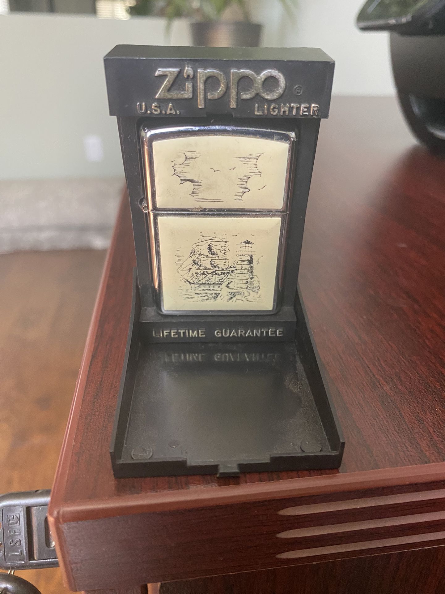 Genuine Zippo USA Gasoline Lighter Scrimshaw With Case