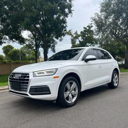 2018 Audi Q5 Premium Plus 