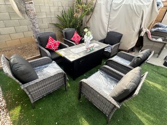 Patio furniture set outdoor new in the box