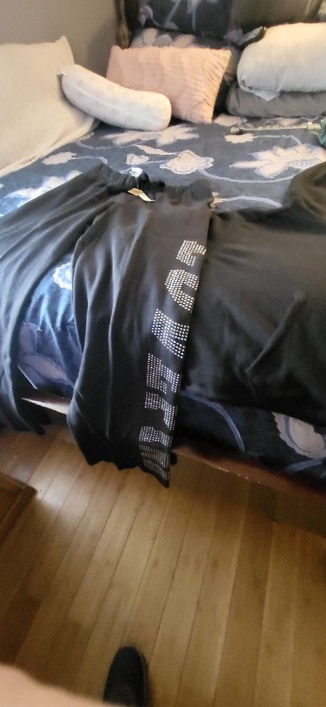 Women\'s Brand New Sweat Suit 