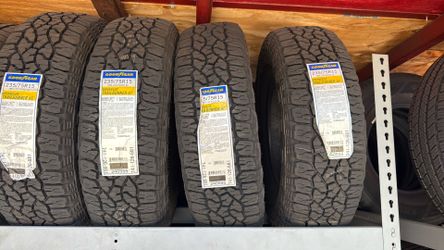 235/75/15 Goodyear tires 🛞