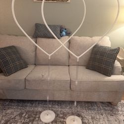 Heart stand Set Of 2. Plastic Stands For Wedding, Engagement, Valentines 💘 ❤️ 