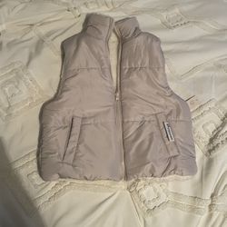 Beige/White Fuzzy Puffer Best Size M 