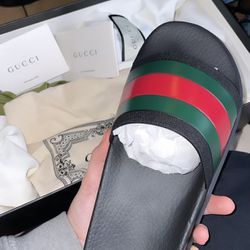 Gucci Slides Size 7 woman’s 