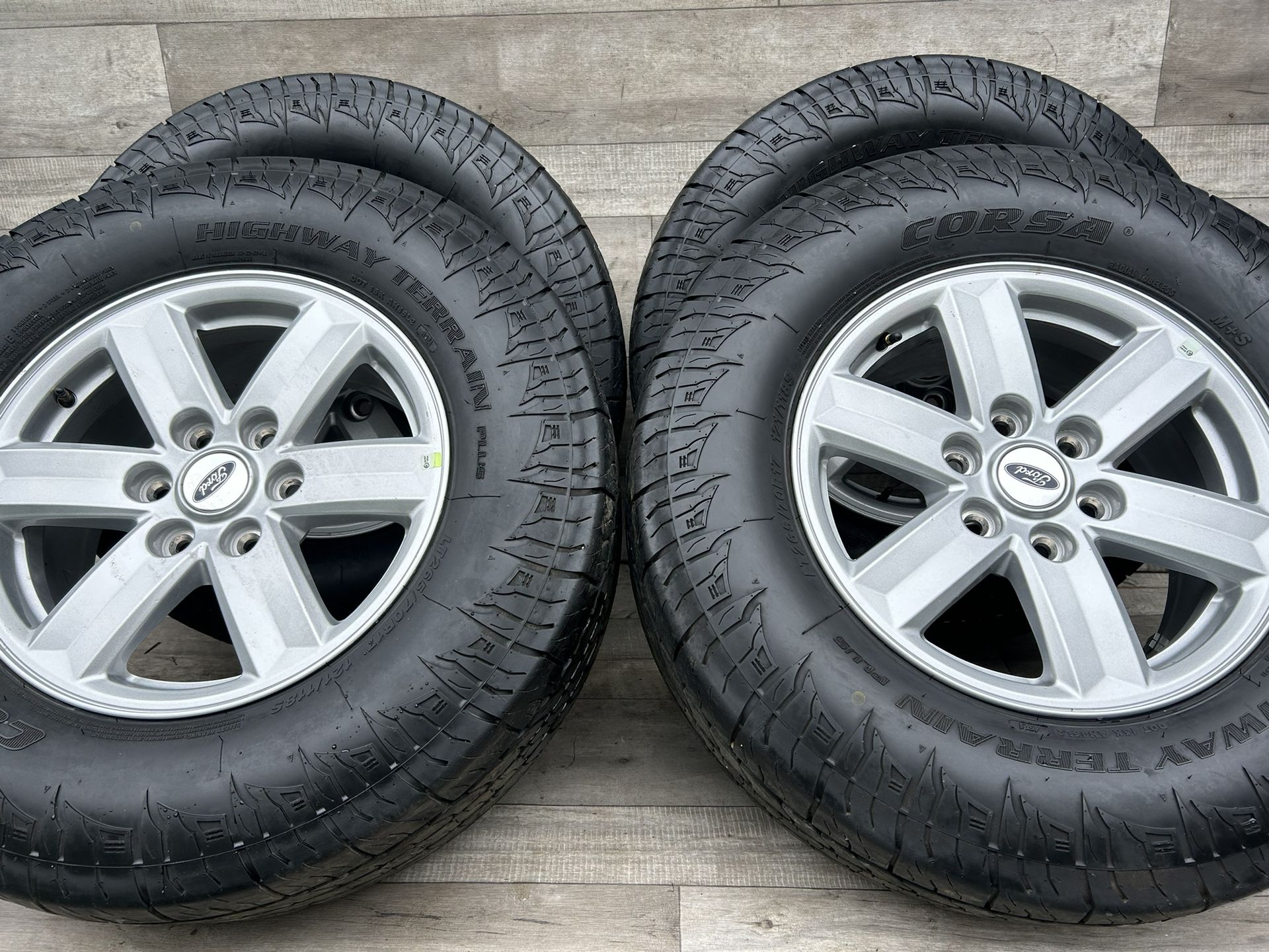 oem 17” Ford F150 Expedition LT265/70R17 Corsa tires 6x135