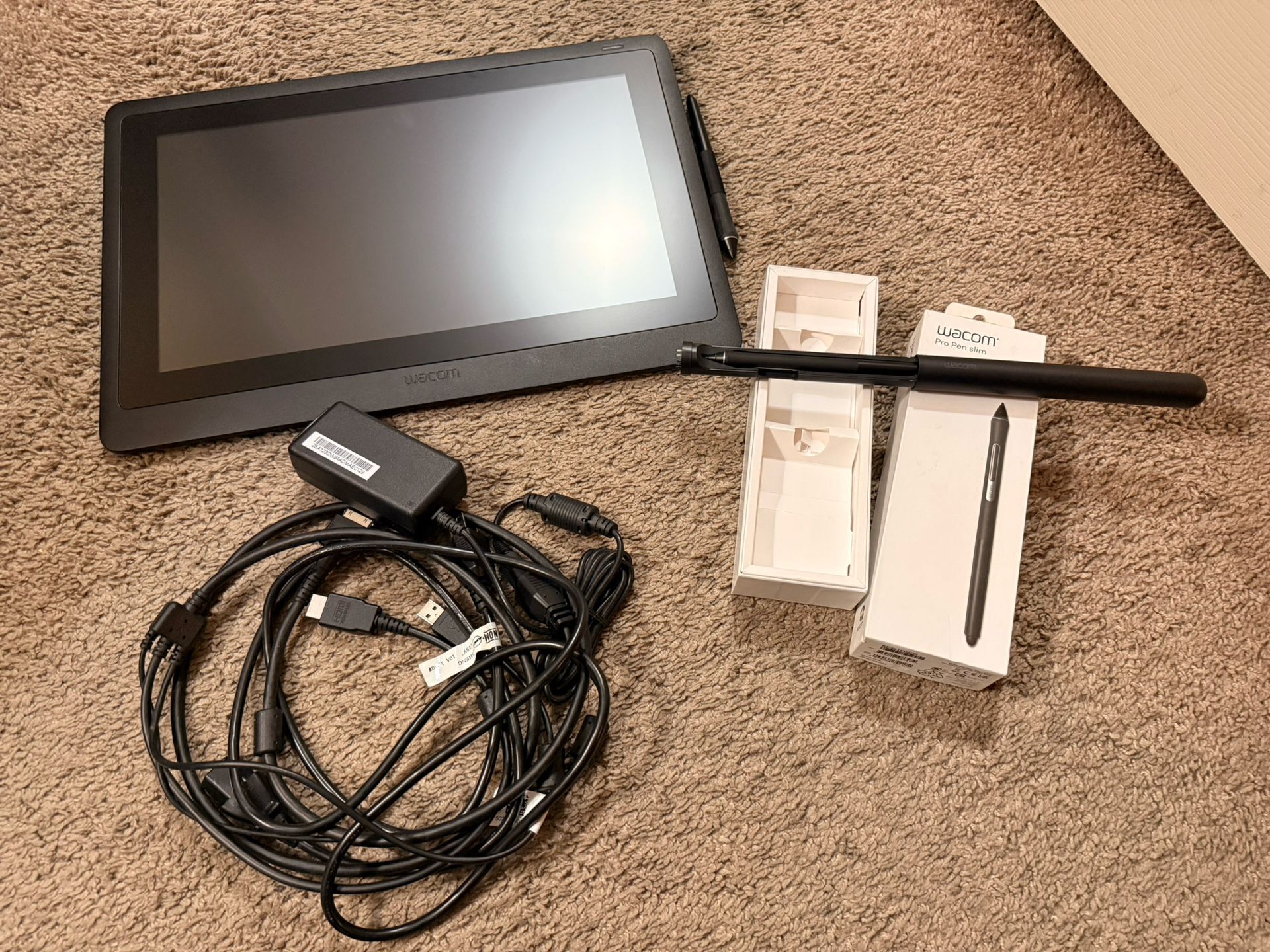 Wacom Cintiq 16 With Two Pro Pens