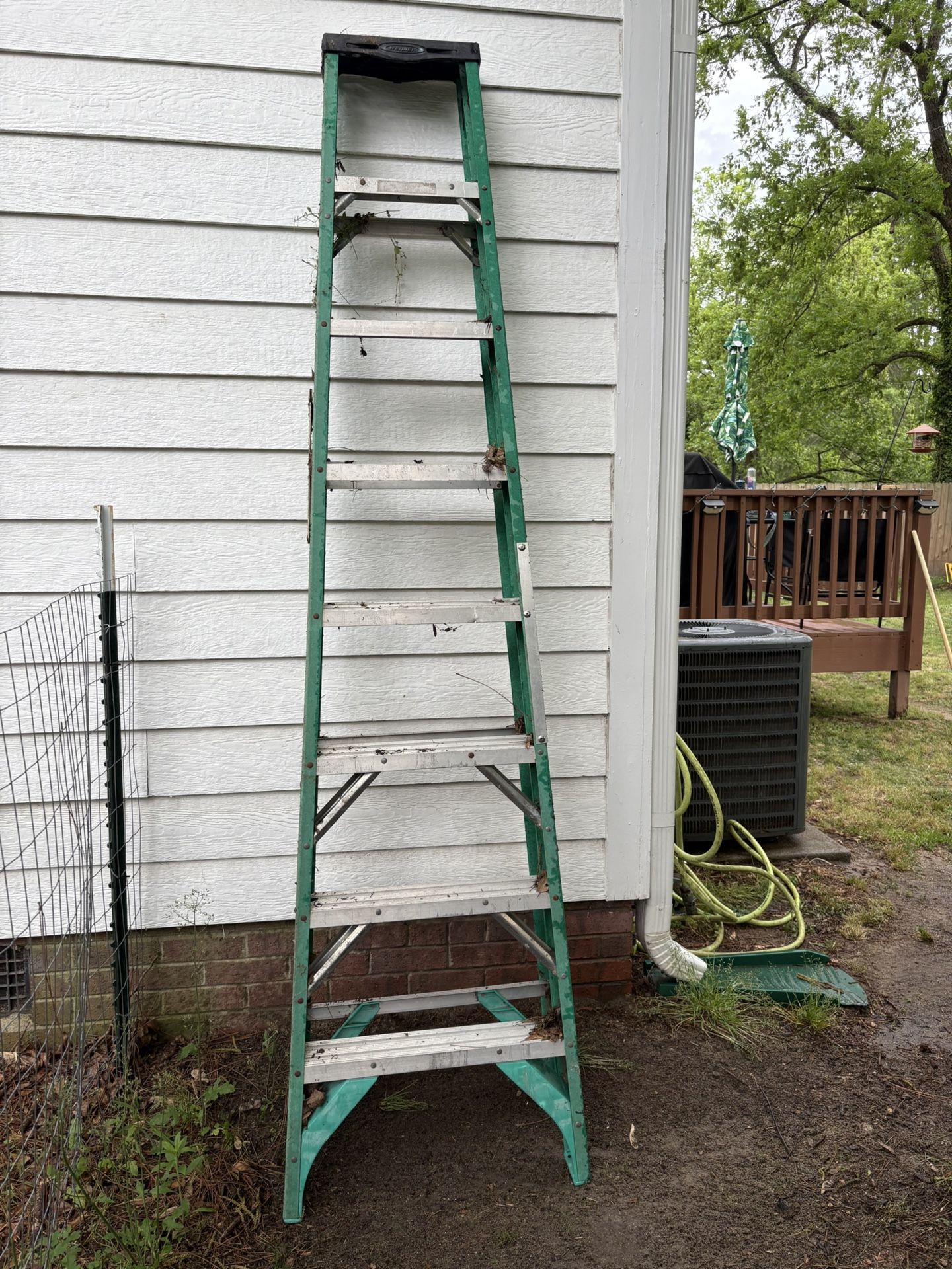 8 FT LADDER