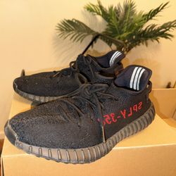 Yeezy Boost 350 V2  ‘breds’ 