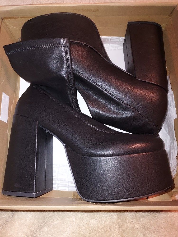 Steve Madden 9.5 Black Booties