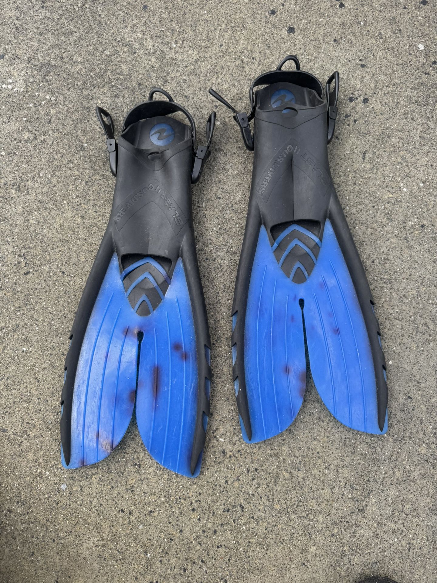 US Divers Blast 2 Flipper Fins Scuba Diving Snorkle